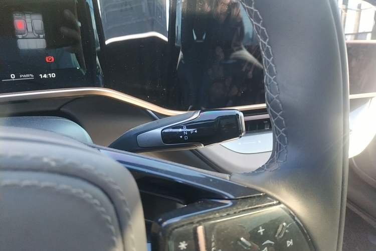 Used Hongqi EH7 2024 690 Pro Gear Lever