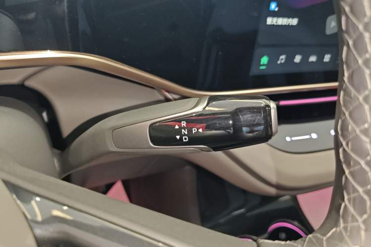 Used Hongqi EH7 2024 760 Pro+ Four-Wheel Drive Version Gear Lever