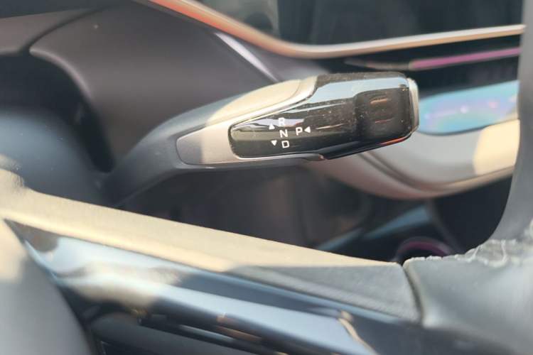 Used Hongqi EH7 2024 760 Pro+ Four-Wheel Drive Version Gear Lever
