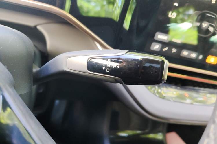 Used Hongqi EH7 2024 760 Pro+ Four-Wheel Drive Version Gear Lever