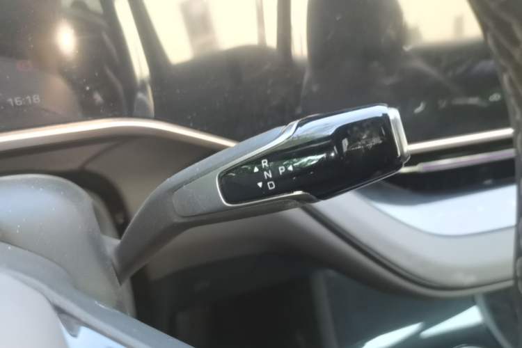 Used Hongqi EH7 2024 760 Pro+ Four-Wheel Drive Version Gear Lever