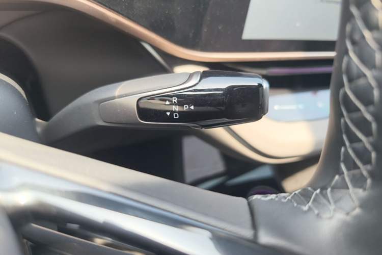 Used Hongqi EH7 2024 760 Pro+ Four-Wheel Drive Version Gear Lever