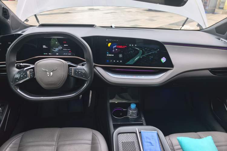 Used Hongqi EH7 2024 760 Pro+ Four-Wheel Drive Version Interior 2