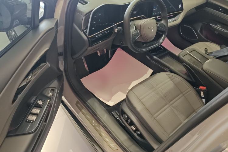 Used Hongqi EH7 2024 760 Pro+ Four-Wheel Drive Version Interior 3