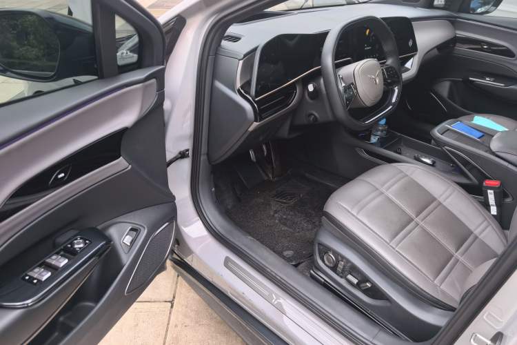 Used Hongqi EH7 2024 760 Pro+ Four-Wheel Drive Version Interior 3