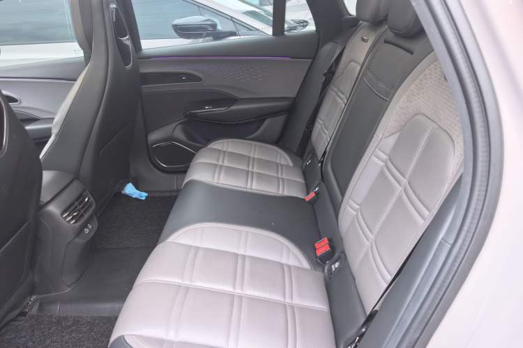Used Hongqi EH7 2024 760 Pro+ Four-Wheel Drive Version Interior 4