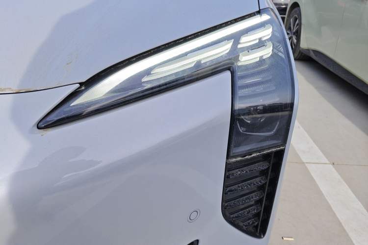 Used Hongqi EH7 2024 690 Pro Left Front Headlight