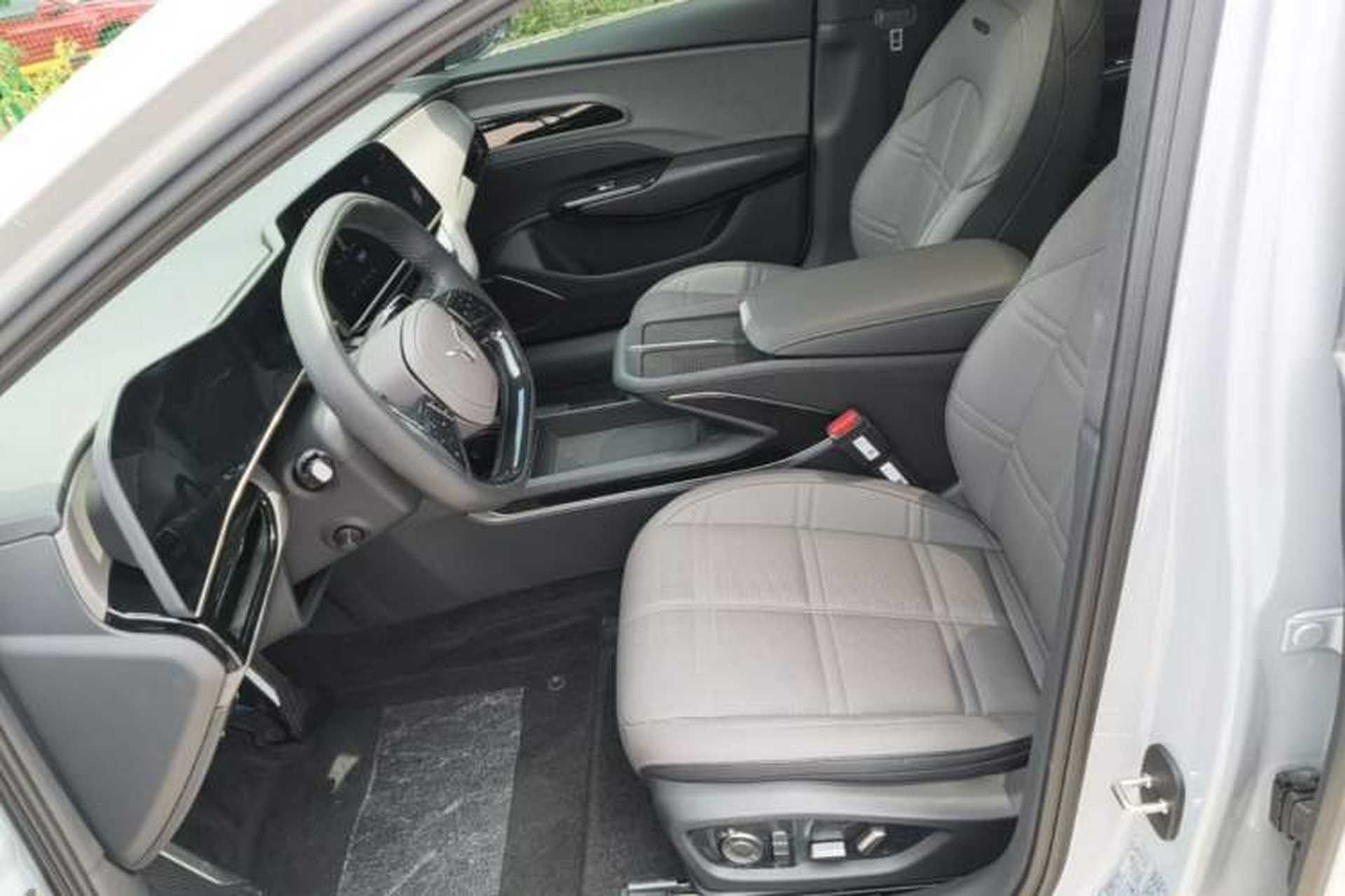Used Hongqi EH7 2024 760 Pro+ Four-Wheel Drive Version Left Front Seat