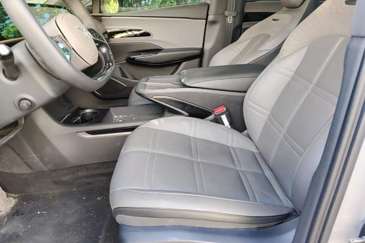 Used Hongqi EH7 2024 760 Pro+ Four-Wheel Drive Version Left Front Seat