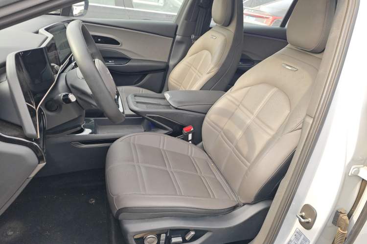 Used Hongqi EH7 2024 690 Pro Left Front Seat