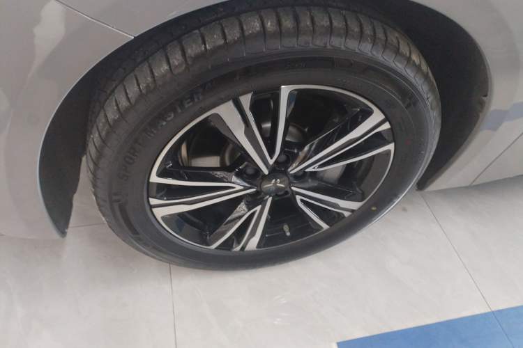 Used Hongqi EH7 2024 690 Pro Left Front Wheel Hub