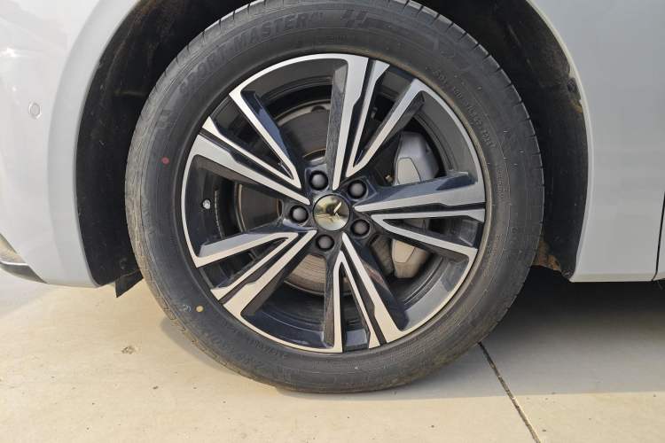 Used Hongqi EH7 2024 690 Pro Left Front Wheel Hub