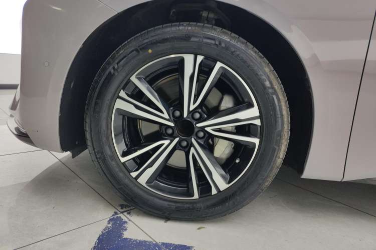Used Hongqi EH7 2024 690 Pro Left Front Wheel Hub