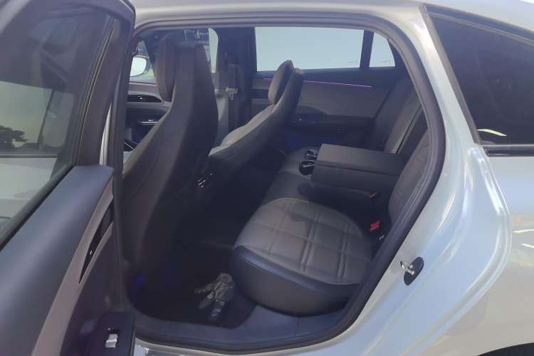 Used Hongqi EH7 2024 690 Pro Left Rear Seat