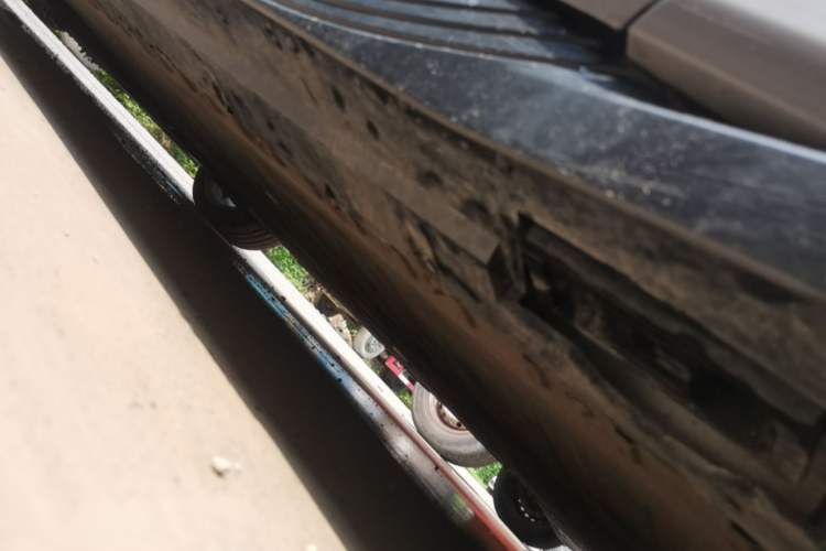 Used Hongqi EH7 2024 760 Pro+ Four-Wheel Drive Version Left Side Sill
