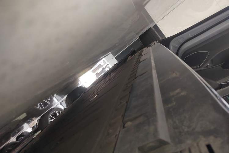 Used Hongqi EH7 2024 820 Pro Left Side Sill
