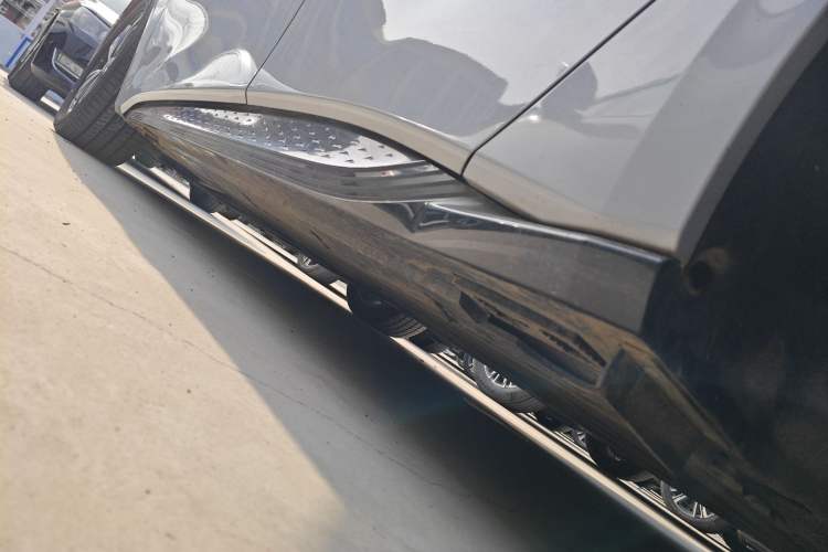 Used Hongqi EH7 2024 690 Pro Left Side Sill