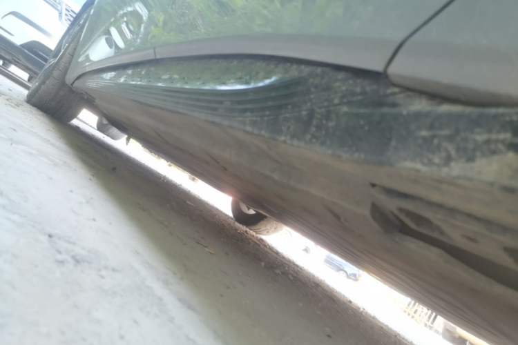 Used Hongqi EH7 2024 760 Pro+ Four-Wheel Drive Version Left Side Sill