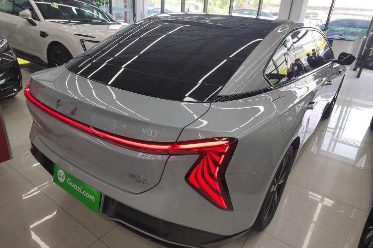 Used Hongqi EH7 2024 820 Pro Rear Right 45 Deg
