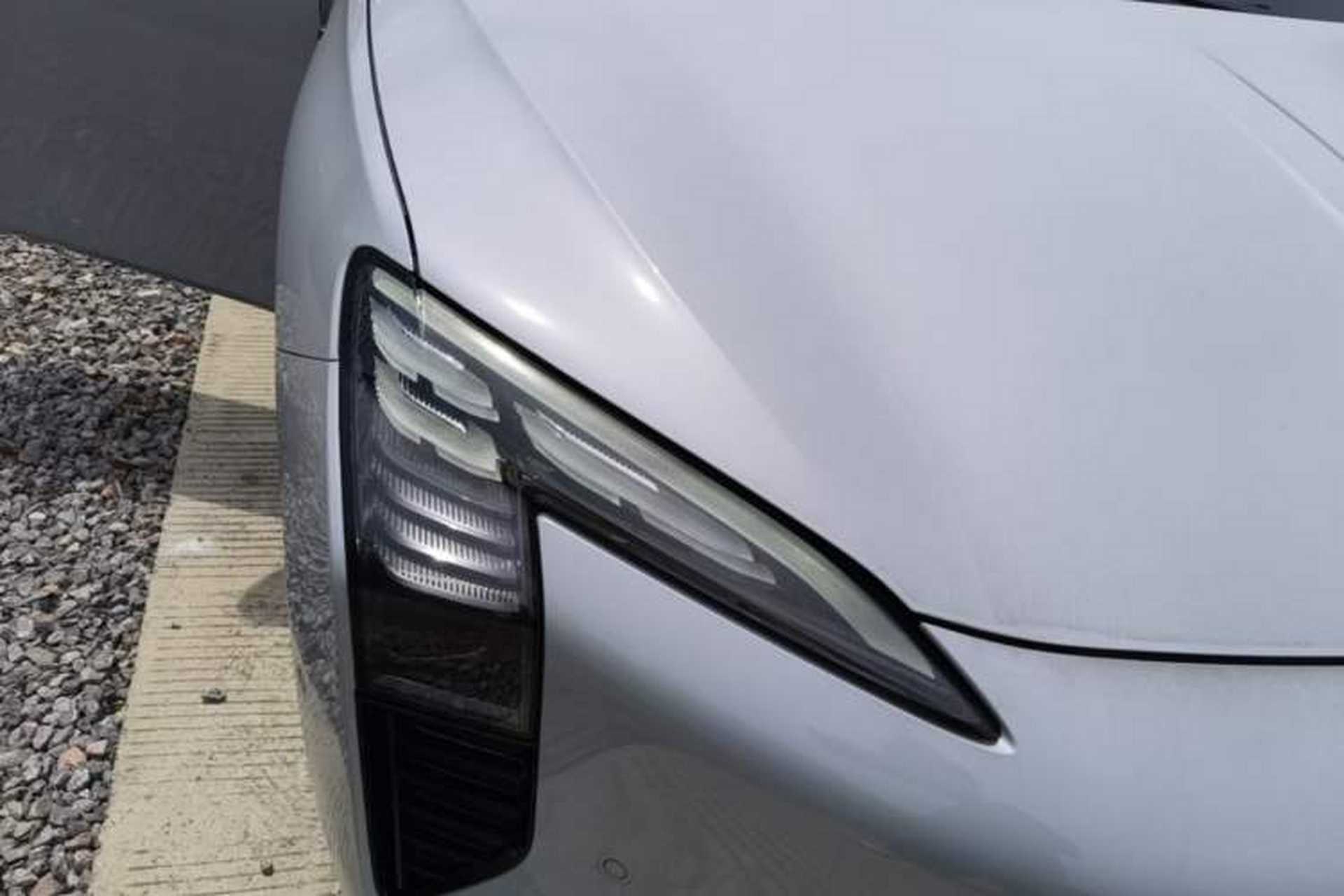 Used Hongqi EH7 2024 760 Pro+ Four-Wheel Drive Version Right Front Headlight