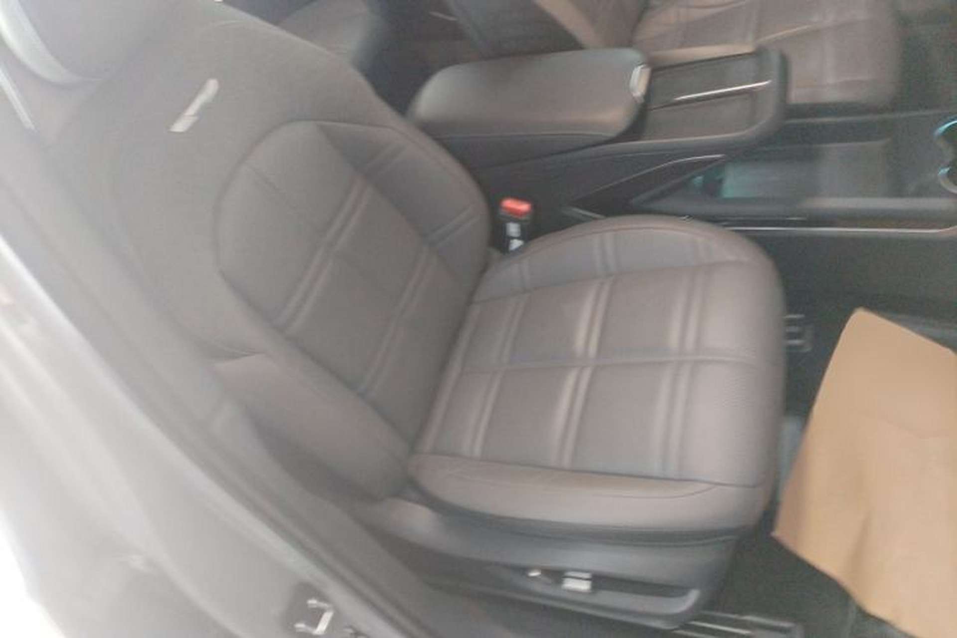 Used Hongqi EH7 2024 690 Pro Right Front Seat