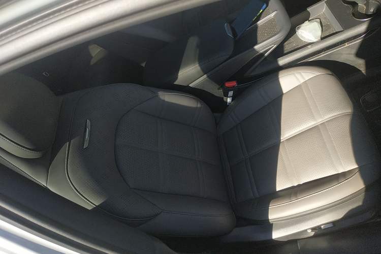 Used Hongqi EH7 2024 690 Pro Right Front Seat