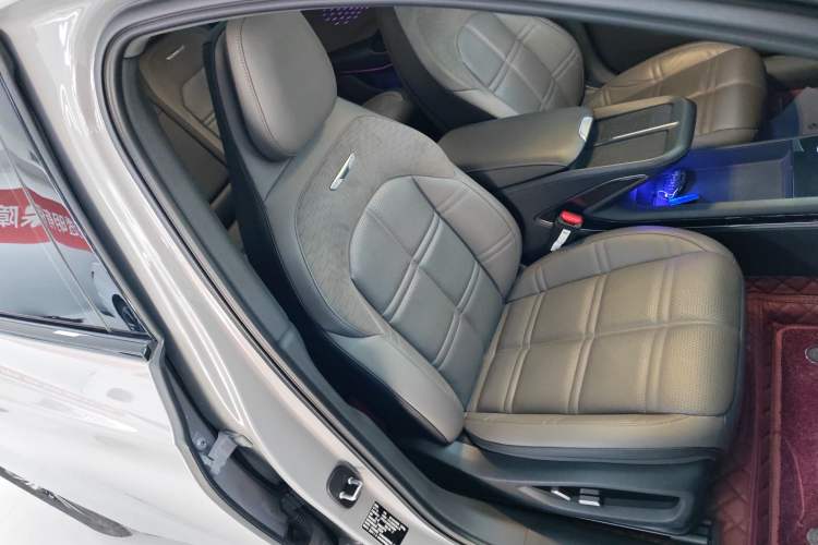 Used Hongqi EH7 2024 820 Pro Right Front Seat