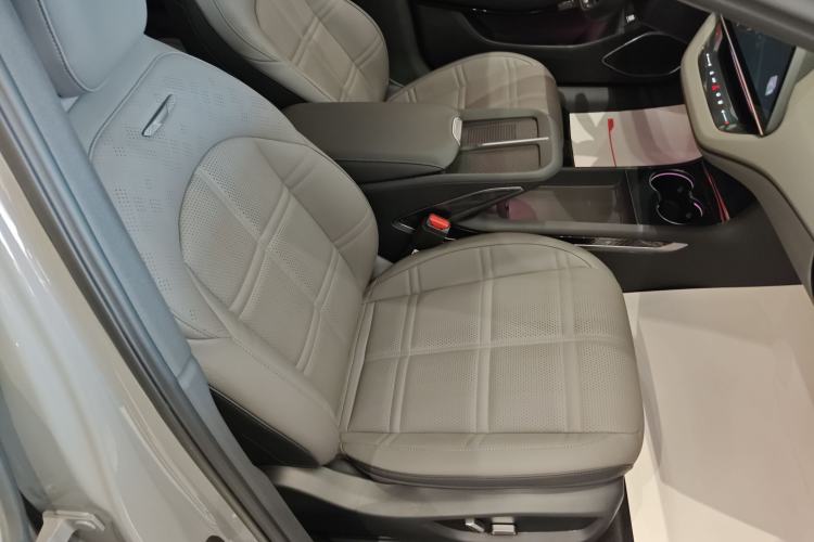 Used Hongqi EH7 2024 760 Pro+ Four-Wheel Drive Version Right Front Seat