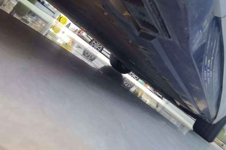 Used Hongqi EH7 2024 690 Pro Right Side Sill
