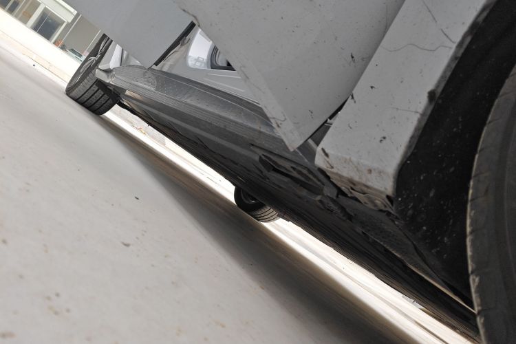 Used Hongqi EH7 2024 690 Pro Right Side Sill