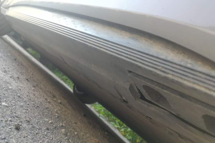 Used Hongqi EH7 2024 760 Pro+ Four-Wheel Drive Version Right Side Sill