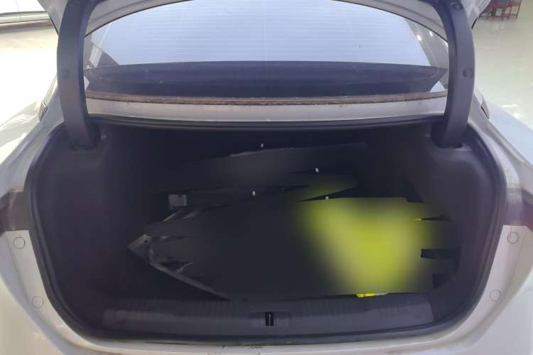 Used Hongqi EH7 2024 690 Pro Trunk