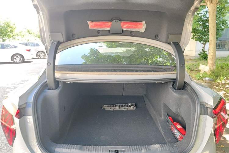 Used Hongqi EH7 2024 760 Pro+ Four-Wheel Drive Version Trunk