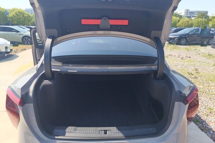 Used Hongqi EH7 2024 760 Pro+ Four-Wheel Drive Version Trunk