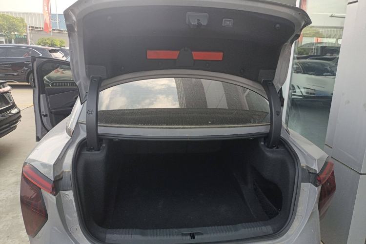 Used Hongqi EH7 2024 760 Pro+ Four-Wheel Drive Version Trunk