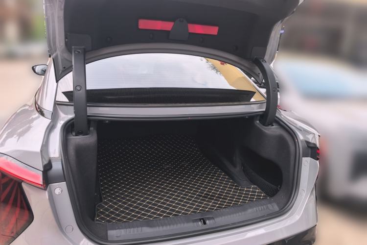 Used Hongqi EH7 2024 760 Pro+ Four-Wheel Drive Version Trunk