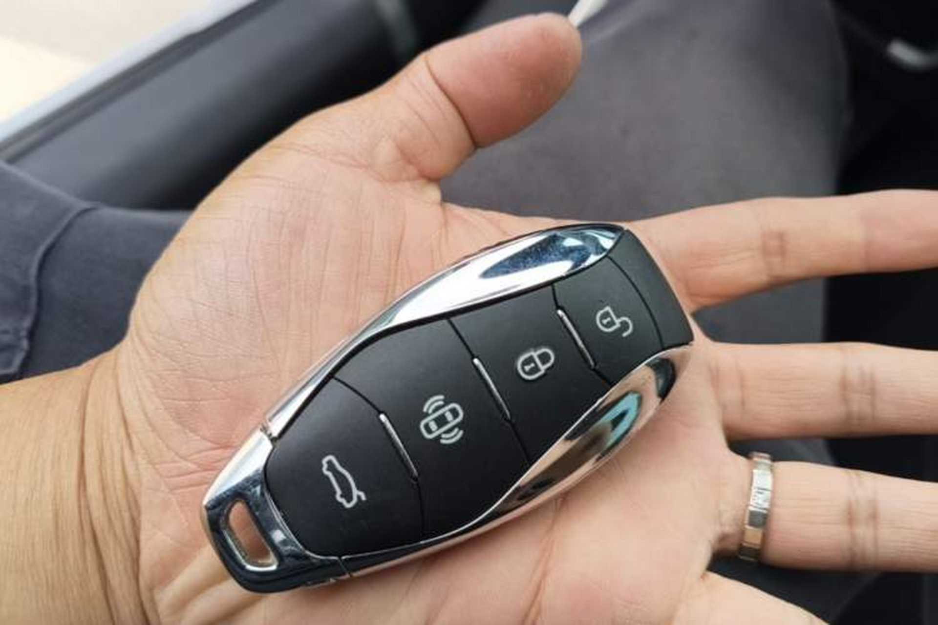 Used Hongqi EH7 2024 760 Pro+ Four-Wheel Drive Version Vehicle Key