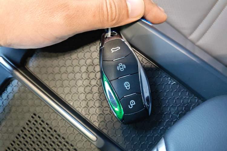 Used Hongqi EH7 2024 820 Pro Vehicle Key