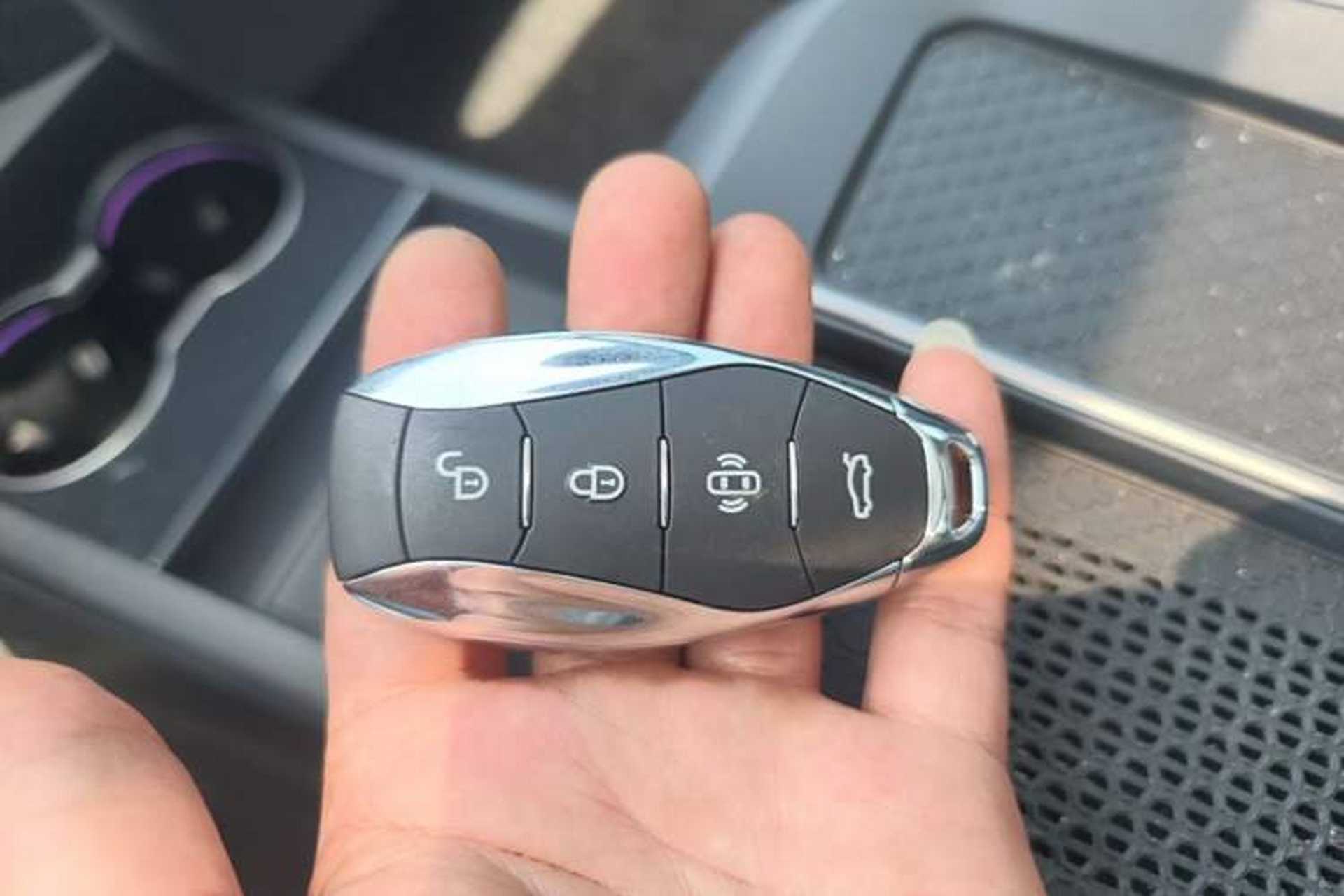 Used Hongqi EH7 2024 760 Pro+ Four-Wheel Drive Version Vehicle Key