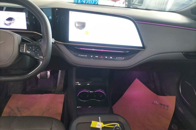 Used Hongqi EH7 2024 820 Pro Audio And AC Panel