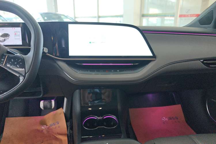 Used Hongqi EH7 2024 690 Pro Audio And AC Panel
