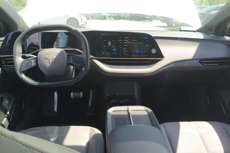 Used Hongqi EH7 2024 760 Pro+ Four-Wheel Drive Version Center Console