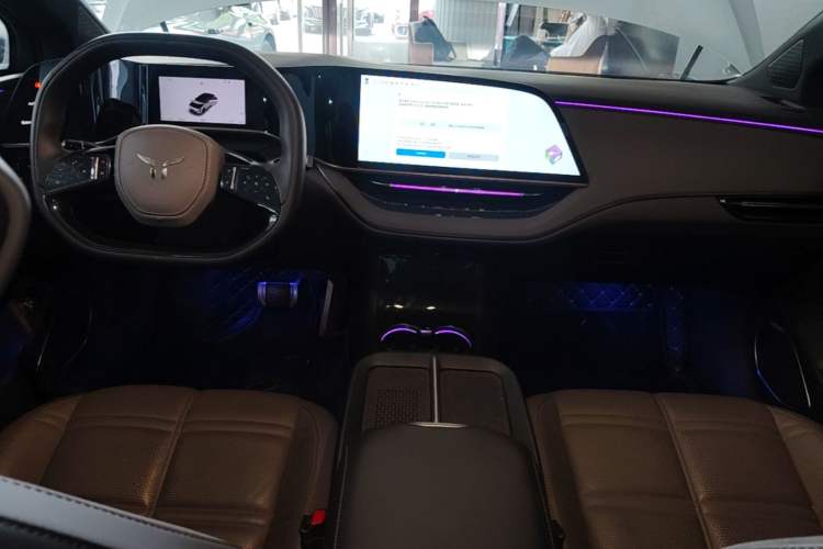 Used Hongqi EH7 2024 690 Pro Center Console