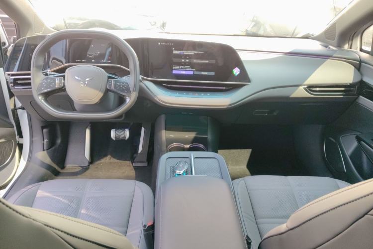 Used Hongqi EH7 2024 760 Pro+ Four-Wheel Drive Version Center Console
