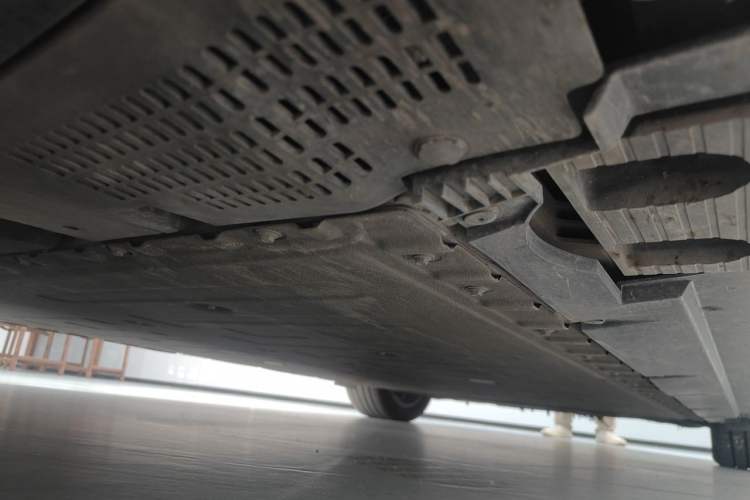 Used Hongqi EH7 2024 690 Pro Chassis Front Left