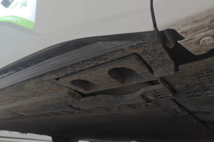Used Hongqi EH7 2024 690 Pro Chassis Front Right