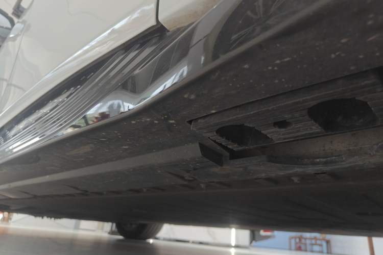 Used Hongqi EH7 2024 690 Pro Chassis Rear Left