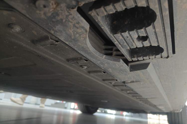 Used Hongqi EH7 2024 690 Pro Chassis Rear Right