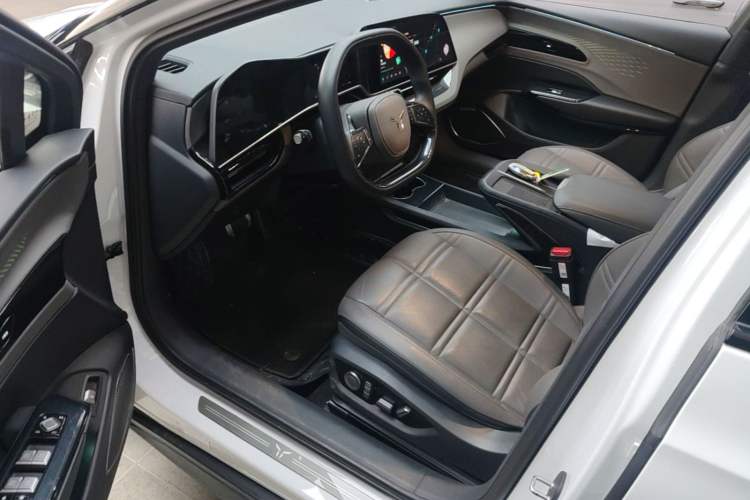 Used Hongqi EH7 2024 690 Pro Driver Seat
