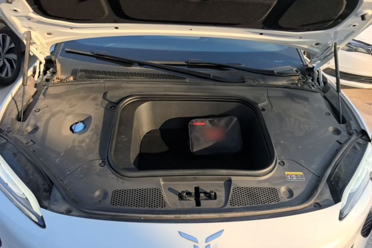 Used Hongqi EH7 2024 820 Pro Engine Bay